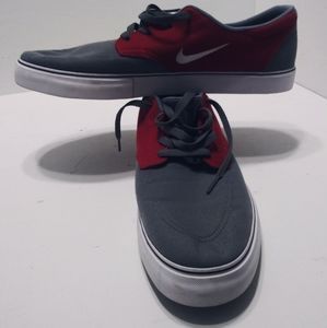 Nike SB clutch mens size 13 used